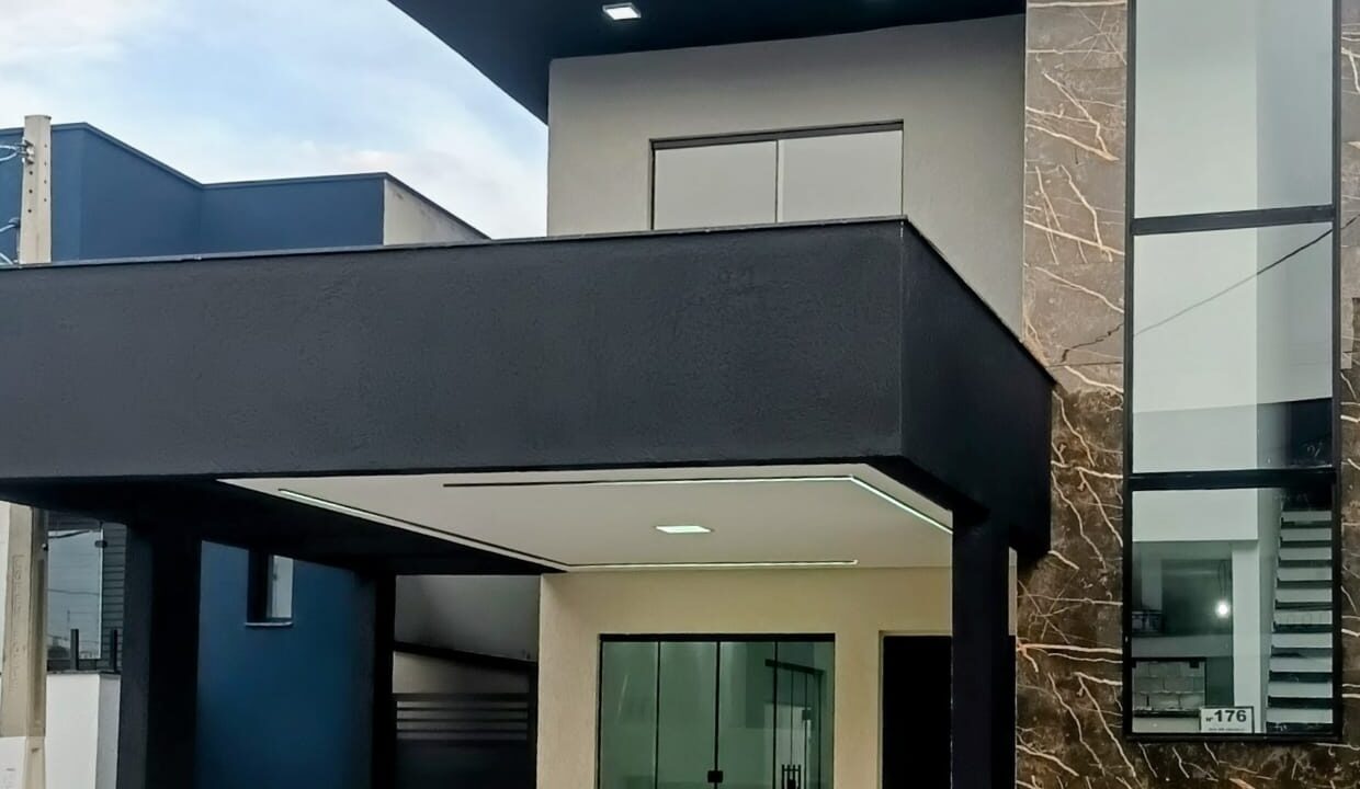 WhatsApp Image 2025-10-14 at 09.32.08 (1)