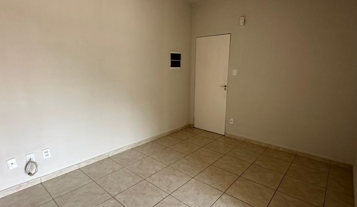 WhatsApp Image 2025-10-15 at 14.41.53 (4)