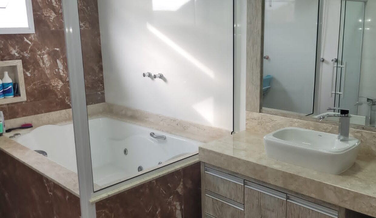 WhatsApp Image 2025-10-14 at 13.04.13 (6)